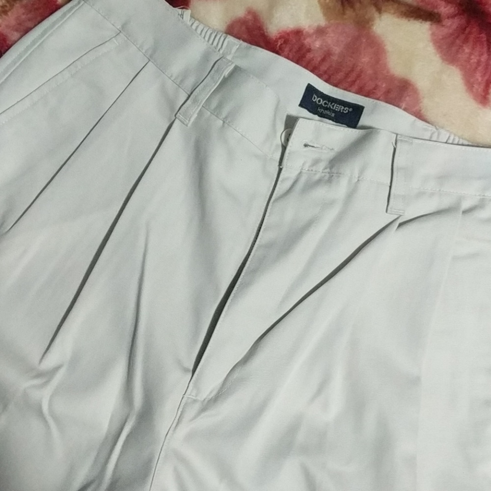 Dockers Khaki